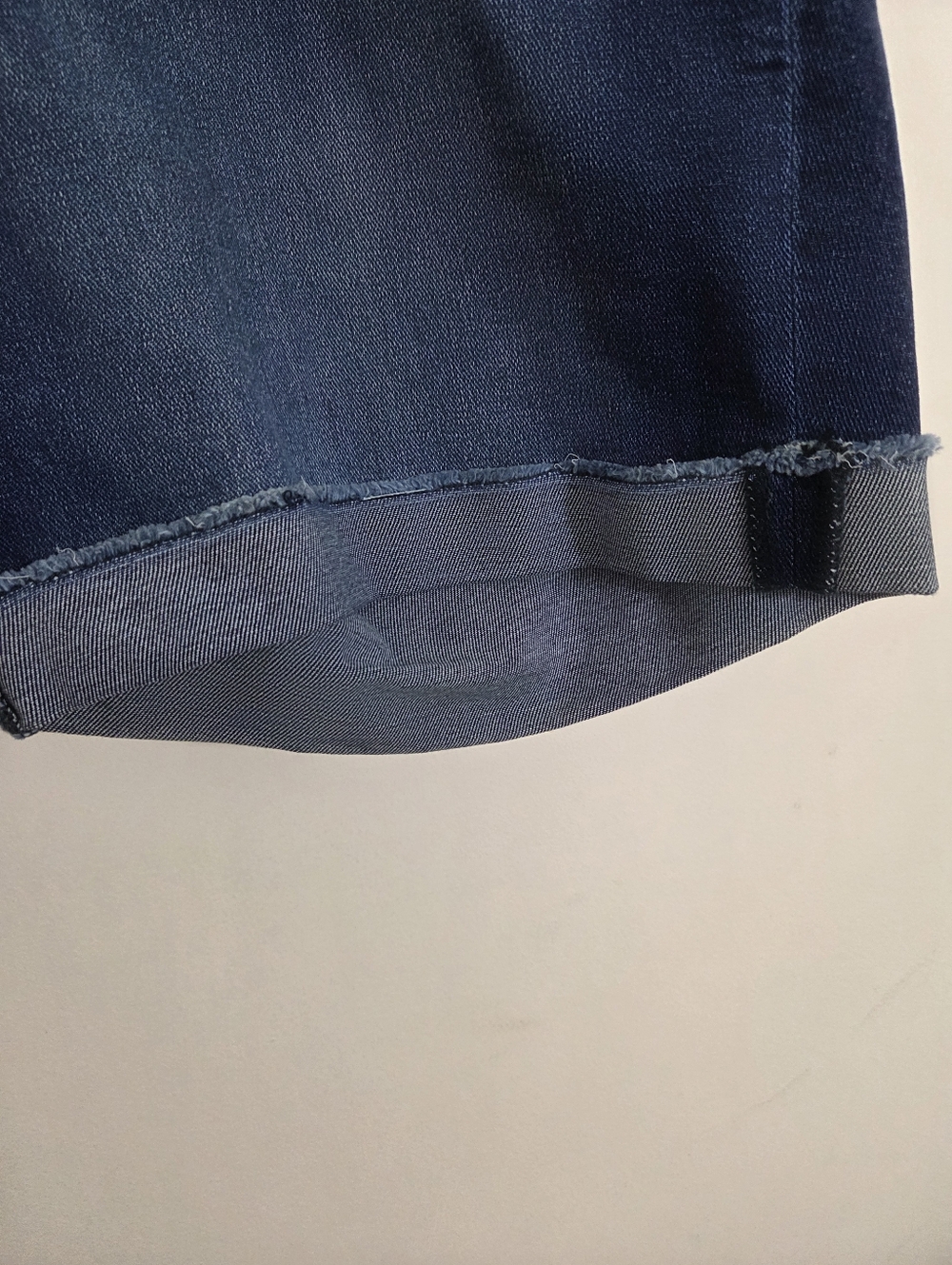 NWT Kut from the Kloth Lonnie Cuffed Boyfriend Short Jean Denim Size 18W Casual - Picture 3 of 10
